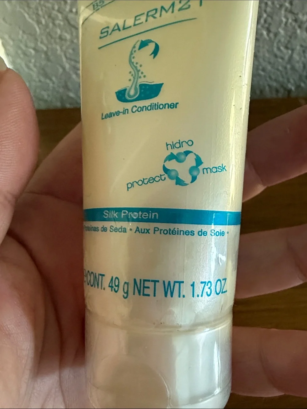 SALERM21 Leave-In Conditioner — White